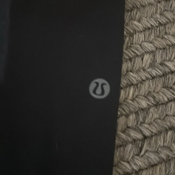 Black High-Waisted Leggings  capris. - Picture 2 of 4